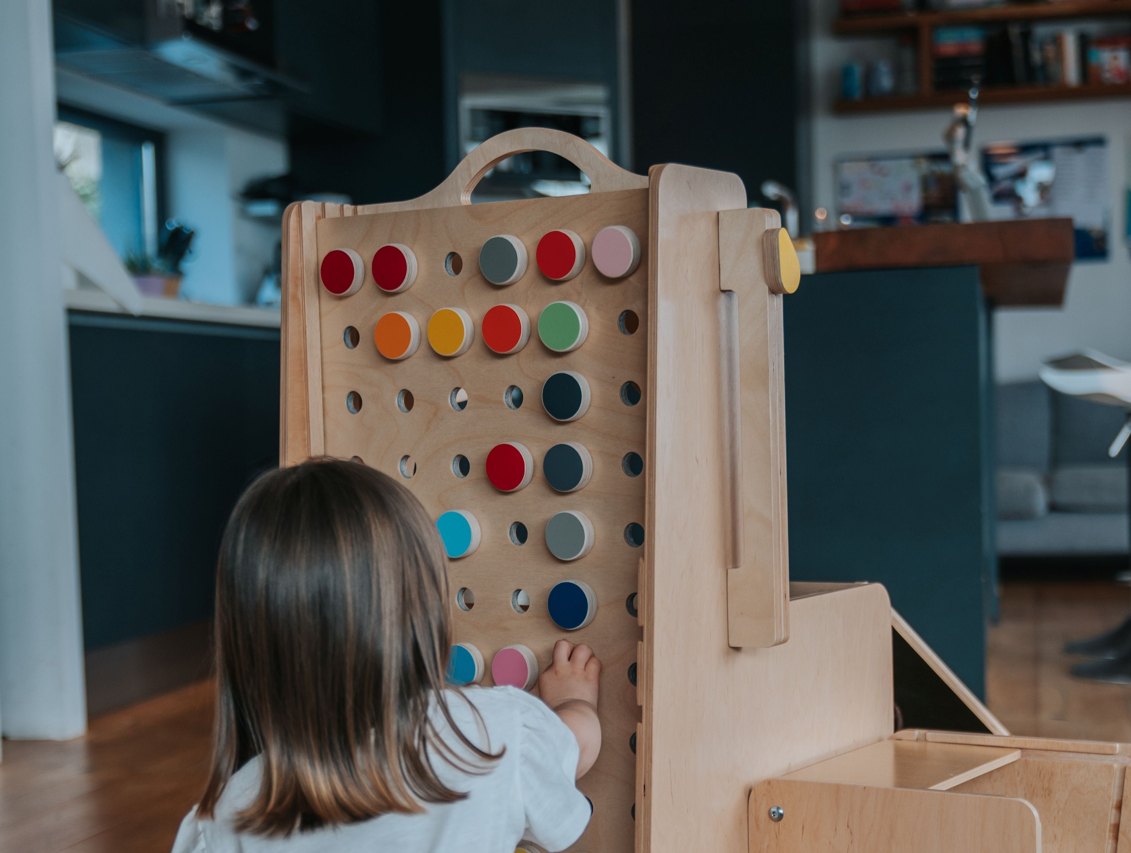 Cumpărăm copiilor jucăriile potrivite?