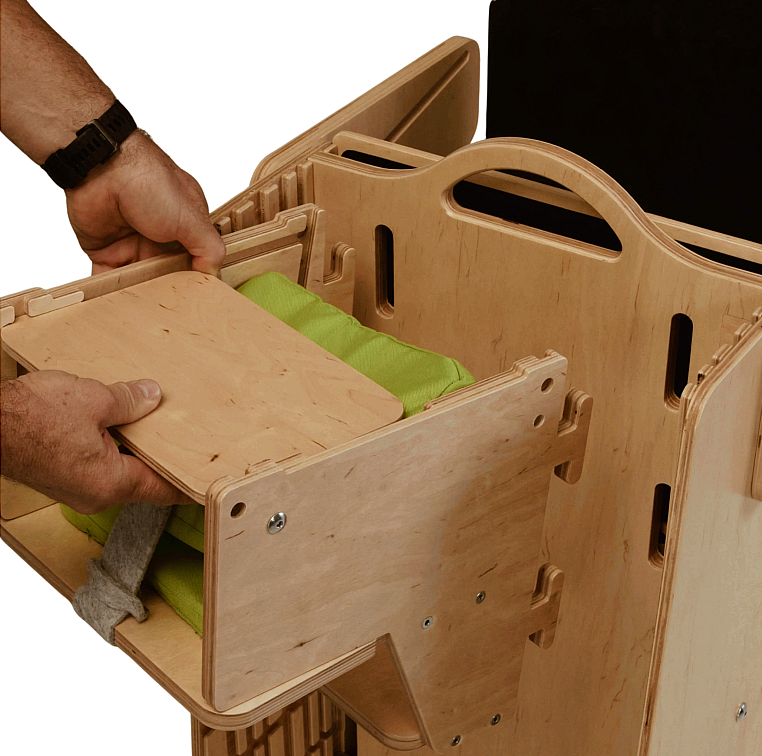 Leea Abenteuer-Ecke, Lernturm, Rutsche, Kreidetafel, Papierrolle, Hochstuhl, Lauflernwagen