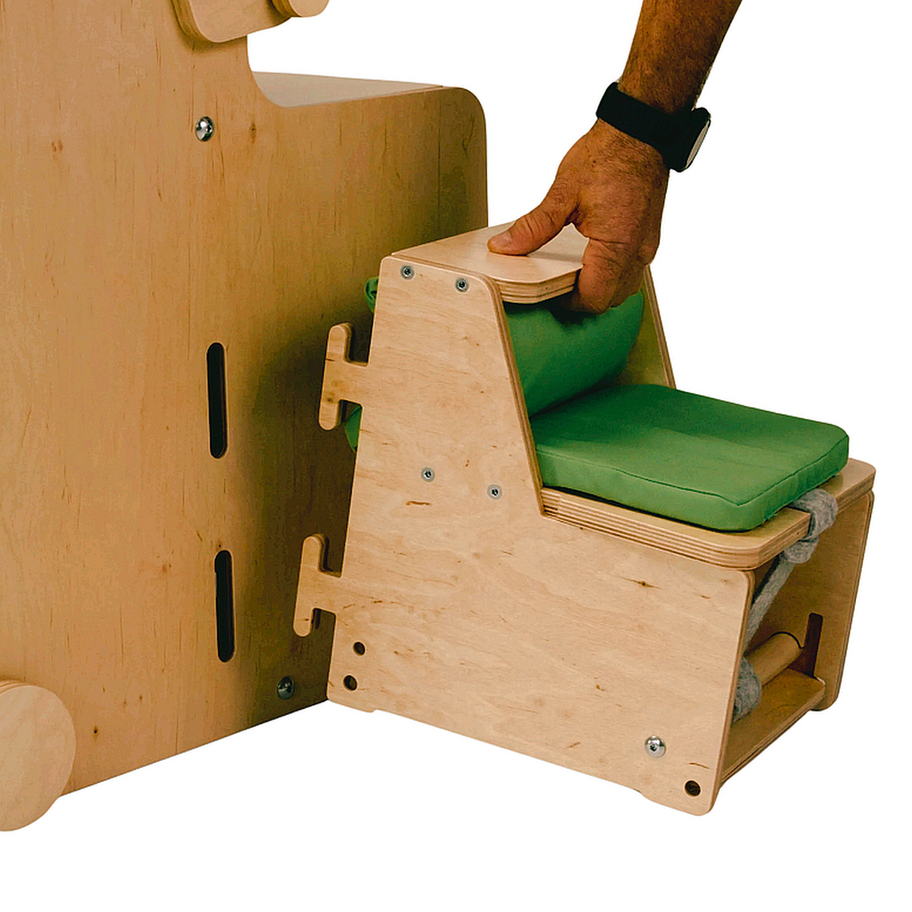 Leea Abenteuer-Ecke, Lernturm, Rutsche, Kreidetafel, Papierrolle, Hochstuhl, Lauflernwagen