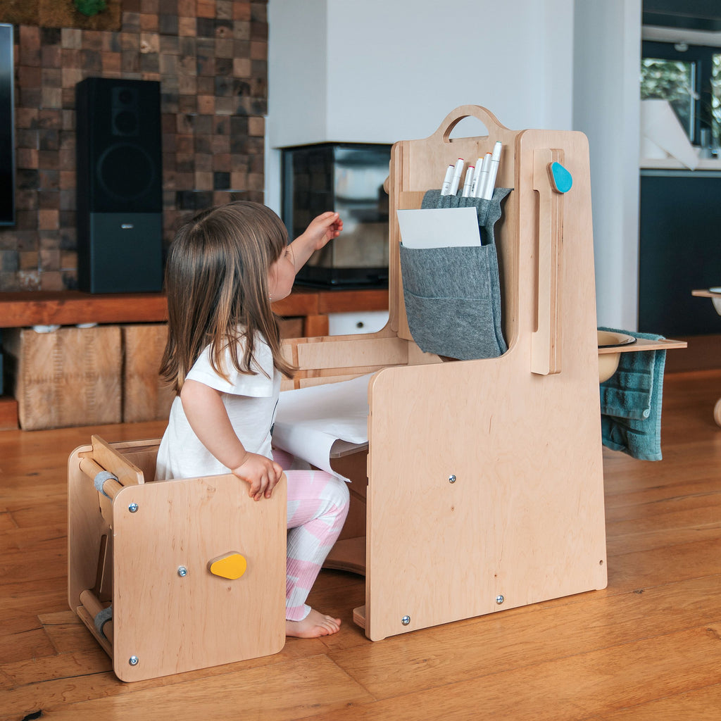 Leea Abenteuer-Ecke, Lernturm, Rutsche, Kreidetafel, Papierrolle, Hochstuhl, Lauflernwagen