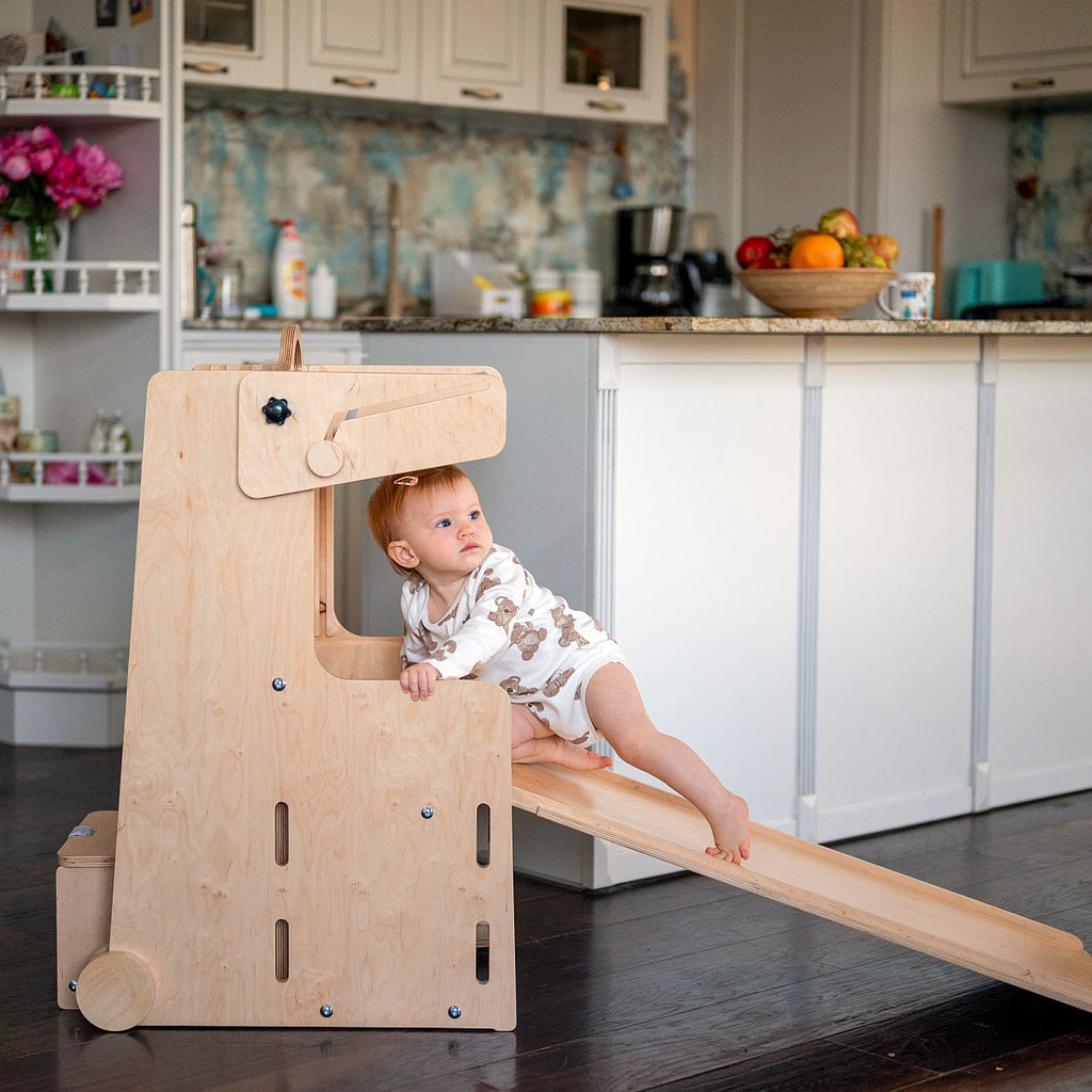 Leea Abenteuer-Ecke, Lernturm, Rutsche, Kreidetafel, Papierrolle, Hochstuhl, Lauflernwagen