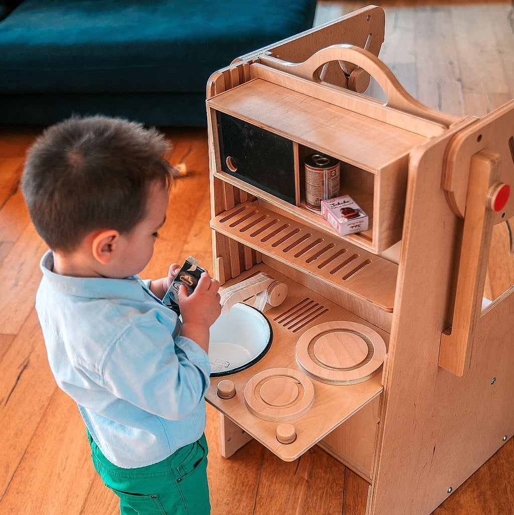 Leea Abenteuer-Ecke, Lernturm, Rutsche, Kreidetafel, Papierrolle, Hochstuhl, Lauflernwagen