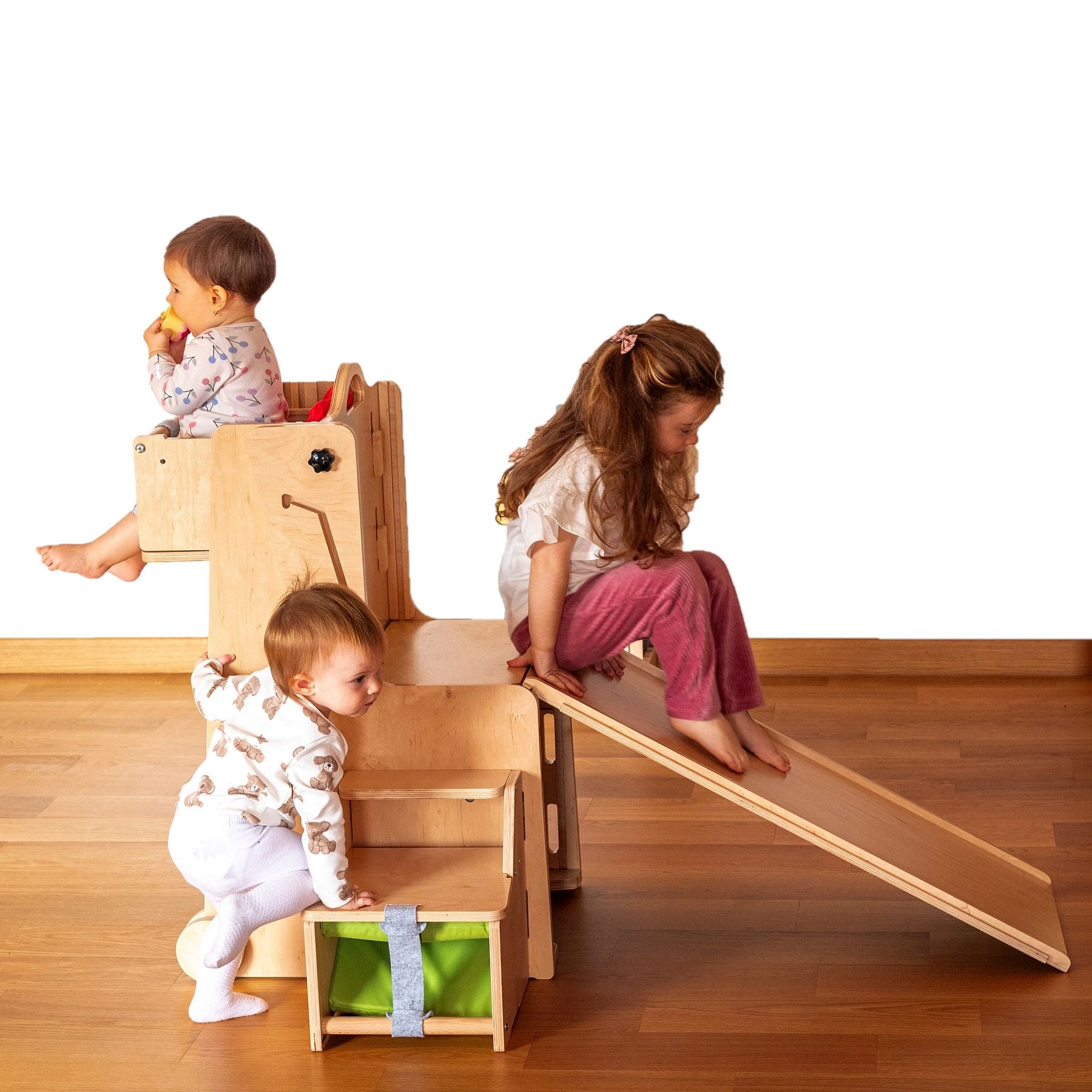 Leea Abenteuer-Ecke, Lernturm, Rutsche, Kreidetafel, Papierrolle, Hochstuhl, Lauflernwagen