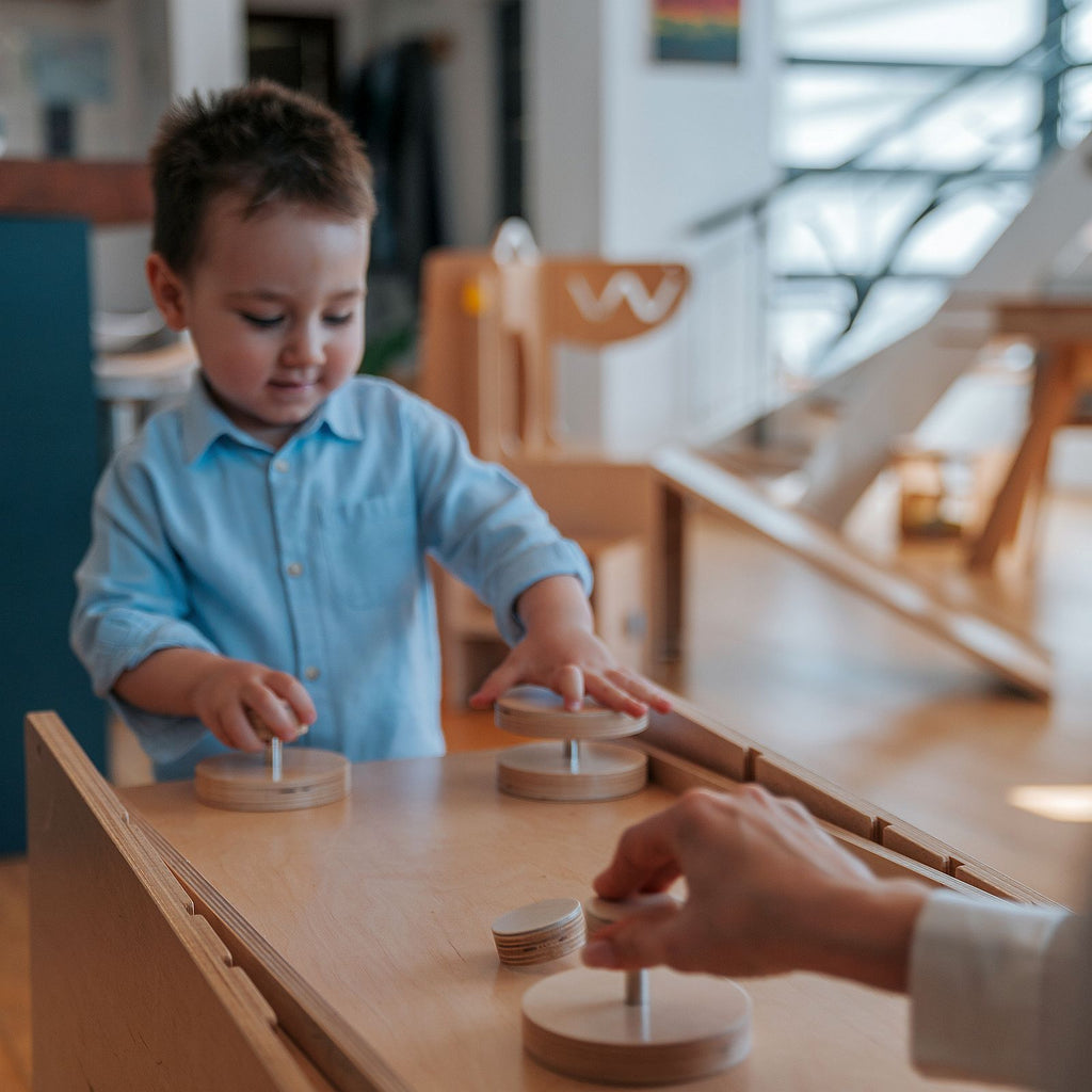 Leea Abenteuer-Ecke, Lernturm, Rutsche, Kreidetafel, Papierrolle, Hochstuhl, Lauflernwagen
