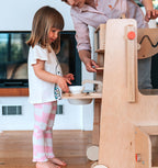 Leea Abenteuer-Ecke, Lernturm, Rutsche, Kreidetafel, Papierrolle, Hochstuhl, Lauflernwagen